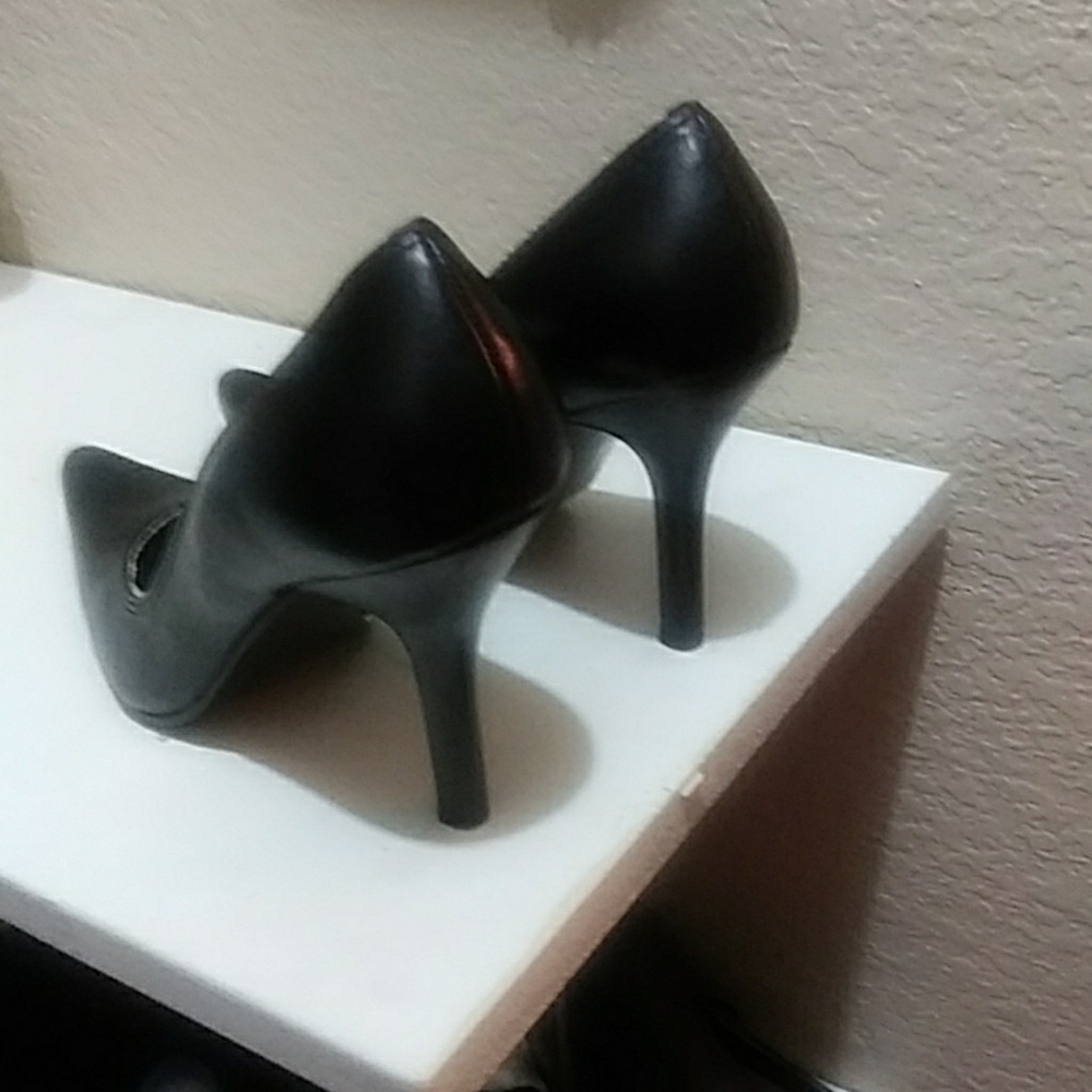 Pumps - Picture 3 of 3